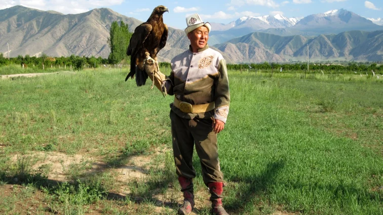 eagle-hunter-kyrgyzstan